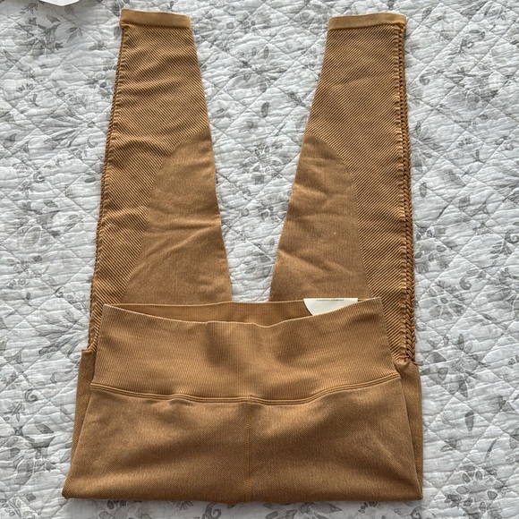 NWT Aerie Collant Sans Pieds 7/8 legging size M - Picture 2 of 6